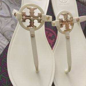 BRAND NEW Tory Burch jelly thong sandal